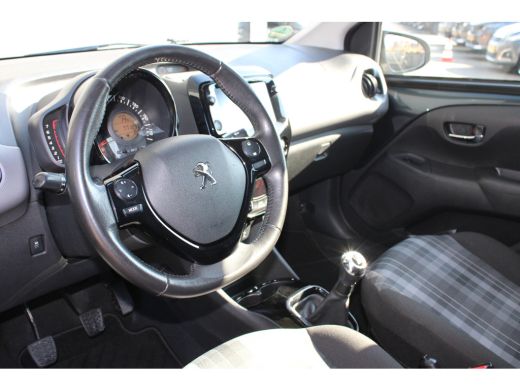 Peugeot 108 1.0 e-VTi Allure | Navi by app | Camera | Climate control | Lichtmetaal | Bluetooth | ActivLease financial lease