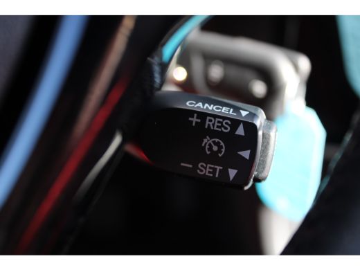 Peugeot 108 1.0 e-VTi Allure | Navi by app | Camera | Climate control | Lichtmetaal | Bluetooth | ActivLease financial lease