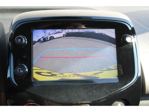 Peugeot 108 1.0 e-VTi Allure | Navi by app | Camera | Climate control | Lichtmetaal | Bluetooth | ActivLease financial lease