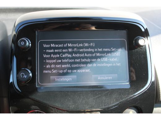 Peugeot 108 1.0 e-VTi Allure | Navi by app | Camera | Climate control | Lichtmetaal | Bluetooth | ActivLease financial lease