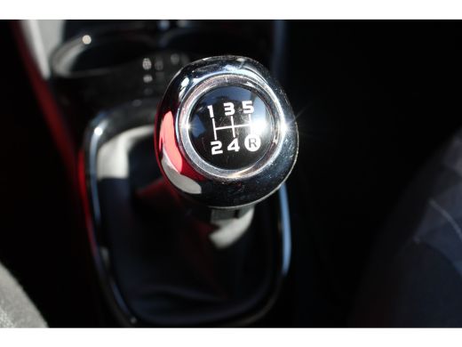 Peugeot 108 1.0 e-VTi Allure | Navi by app | Camera | Climate control | Lichtmetaal | Bluetooth | ActivLease financial lease