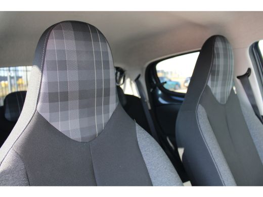 Peugeot 108 1.0 e-VTi Allure | Navi by app | Camera | Climate control | Lichtmetaal | Bluetooth | ActivLease financial lease