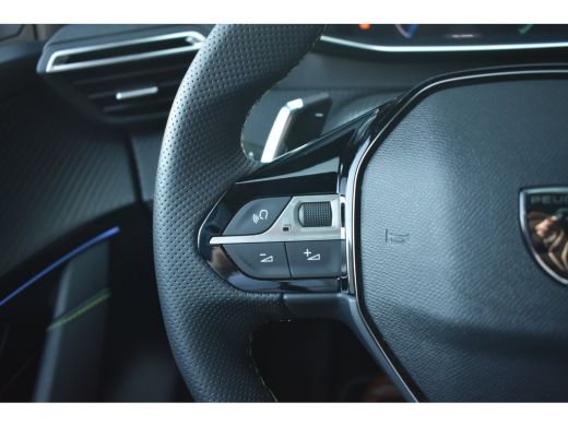 Peugeot 208 1.2 Hybrid 110 e-DCS6 GT | Panoramadak | Navigatie by App | Keyless-Entry | Full-LED | Achteruitr... ActivLease financial lease