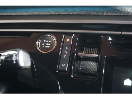 Peugeot 3008 1.2 Hybrid 136 Allure 19" LMV | Afneembare trekhaak | half-leder | Adaptive Cruise | Driver assis... ActivLease financial lease