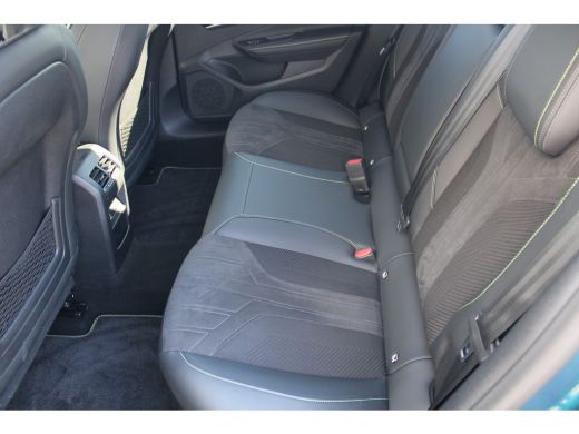 Peugeot 408 1.6 HYbrid GT 225 EAT8 First Edition | Automaat | Navigatie | Camera | Alcantara | 20 Inch lichtm... ActivLease financial lease