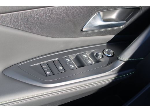 Peugeot 408 1.6 HYbrid GT 225 EAT8 First Edition | Automaat | Navigatie | Camera | Alcantara | 20 Inch lichtm... ActivLease financial lease