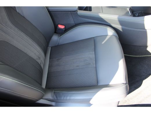 Peugeot 408 1.6 HYbrid GT 225 EAT8 First Edition | Automaat | Navigatie | Camera | Alcantara | 20 Inch lichtm... ActivLease financial lease