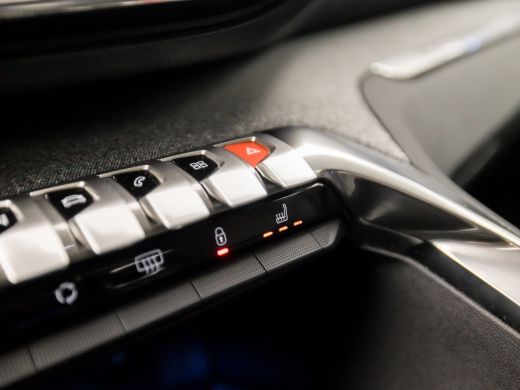 Peugeot 5008 1.2 PureTech Premium Sport 7 Persoons (APPLE CARPLAY, GROOT NAVI, MEMORY SEATS, STOELVERWARMING, ... ActivLease financial lease