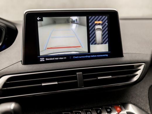 Peugeot 5008 1.2 PureTech Premium Sport 7 Persoons (APPLE CARPLAY, GROOT NAVI, MEMORY SEATS, STOELVERWARMING, ... ActivLease financial lease