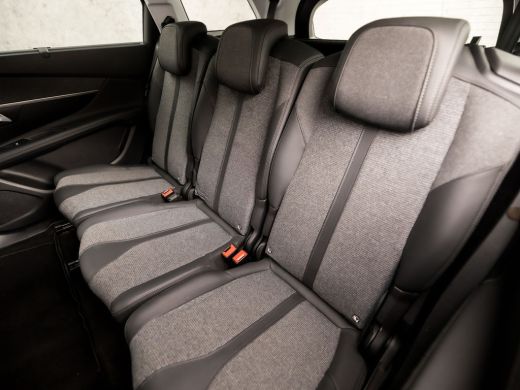 Peugeot 5008 1.2 PureTech Premium Sport 7 Persoons (APPLE CARPLAY, GROOT NAVI, MEMORY SEATS, STOELVERWARMING, ... ActivLease financial lease