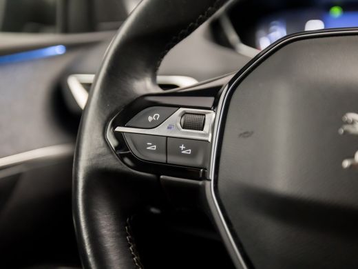 Peugeot 5008 1.2 PureTech Premium Sport 7 Persoons (APPLE CARPLAY, GROOT NAVI, MEMORY SEATS, STOELVERWARMING, ... ActivLease financial lease