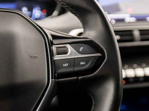 Peugeot 5008 1.2 PureTech Premium Sport 7 Persoons (APPLE CARPLAY, GROOT NAVI, MEMORY SEATS, STOELVERWARMING, ... ActivLease financial lease