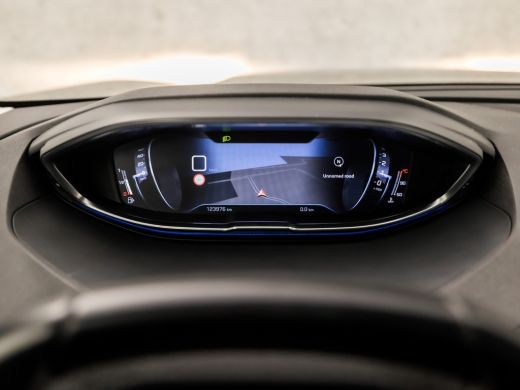 Peugeot 5008 1.2 PureTech Premium Sport 7 Persoons (APPLE CARPLAY, GROOT NAVI, MEMORY SEATS, STOELVERWARMING, ... ActivLease financial lease