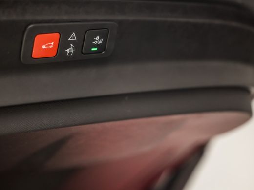 Peugeot 5008 1.2 PureTech Premium Sport 7 Persoons (APPLE CARPLAY, GROOT NAVI, MEMORY SEATS, STOELVERWARMING, ... ActivLease financial lease