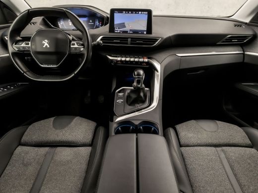 Peugeot 5008 1.2 PureTech Premium Sport 7 Persoons (APPLE CARPLAY, GROOT NAVI, MEMORY SEATS, STOELVERWARMING, ... ActivLease financial lease