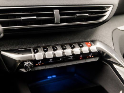 Peugeot 5008 1.2 PureTech Premium Sport 7 Persoons (APPLE CARPLAY, GROOT NAVI, MEMORY SEATS, STOELVERWARMING, ... ActivLease financial lease