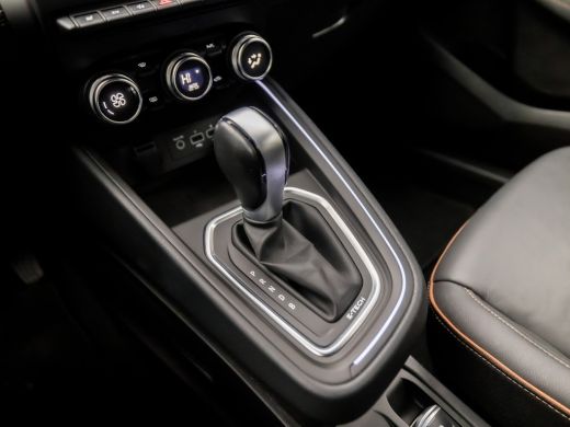 Renault Clio 1.6 E-Tech Hybrid 140 Initiale Paris 140Pk Automaat (APPLE CARPLAY, GROOT NAVI, CAMERA, LEDER, BO... ActivLease financial lease