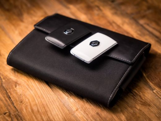 Renault Clio 1.6 E-Tech Hybrid 140 Initiale Paris 140Pk Automaat (APPLE CARPLAY, GROOT NAVI, CAMERA, LEDER, BO... ActivLease financial lease