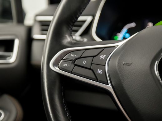 Renault Clio 1.6 E-Tech Hybrid 140 Initiale Paris 140Pk Automaat (APPLE CARPLAY, GROOT NAVI, CAMERA, LEDER, BO... ActivLease financial lease