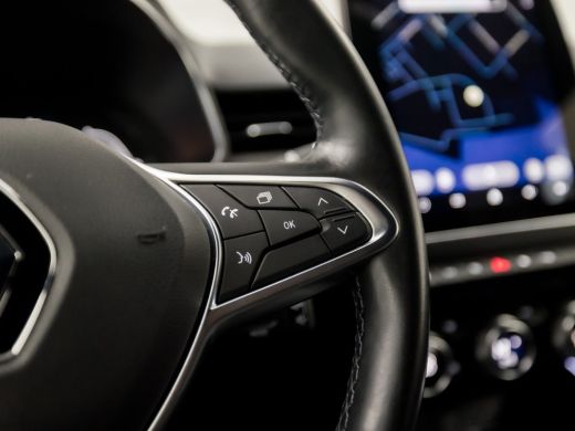 Renault Clio 1.6 E-Tech Hybrid 140 Initiale Paris 140Pk Automaat (APPLE CARPLAY, GROOT NAVI, CAMERA, LEDER, BO... ActivLease financial lease