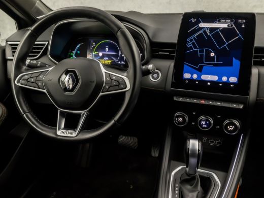 Renault Clio 1.6 E-Tech Hybrid 140 Initiale Paris 140Pk Automaat (APPLE CARPLAY, GROOT NAVI, CAMERA, LEDER, BO... ActivLease financial lease