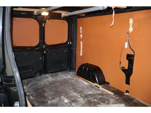 Renault Trafic 2.0 dCi 120pk L2 H1 Airco Navigatie ActivLease financial lease