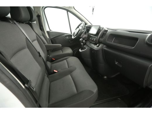 Renault Trafic 2.0 dCi 145PK L2H1 | Aut. | Airco | Cruise | Camera | 3 Zits | 2xSchuifdeur | Carplay | Parkeersens. ActivLease financial lease