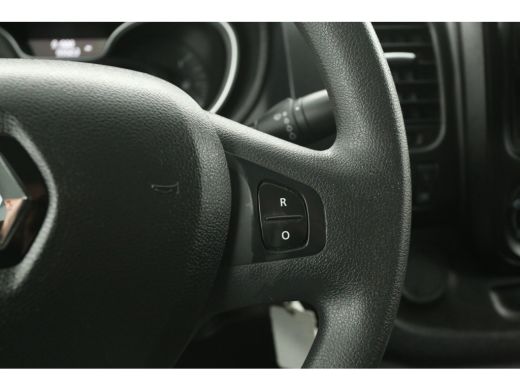 Renault Trafic 2.0 dCi 145PK L2H1 | Aut. | Airco | Cruise | Camera | 3 Zits | 2xSchuifdeur | Carplay | Parkeersens. ActivLease financial lease