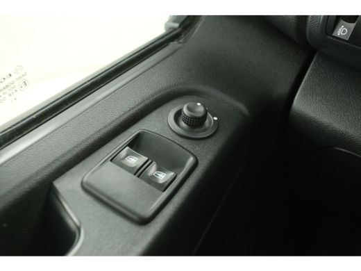 Renault Trafic 2.0 dCi 145PK L2H1 | Aut. | Airco | Cruise | Camera | 3 Zits | 2xSchuifdeur | Carplay | Parkeersens. ActivLease financial lease