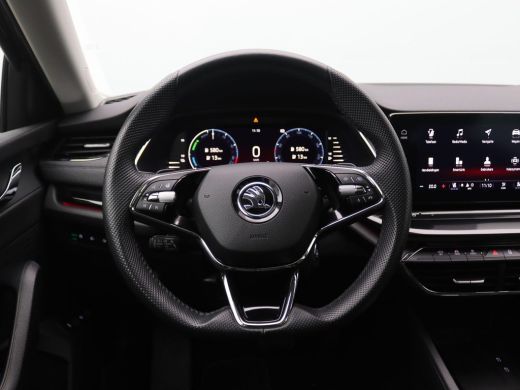 Skoda Octavia Combi 1.4 TSI iV PHEV Business Edition Plus 204PK DSG Pano-Schuifdak, Leder, Trekhaak, Head-Up Di... ActivLease financial lease