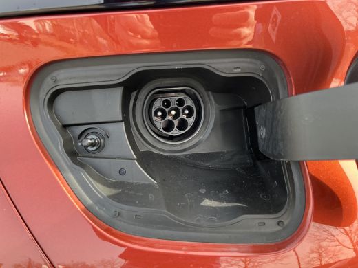 Toyota C-HR 2.0 Plug-in Hybrid 220 Executive | All-in prijs | Apple/Android | Stoel/Stuurverwarming | Camera | ActivLease financial lease