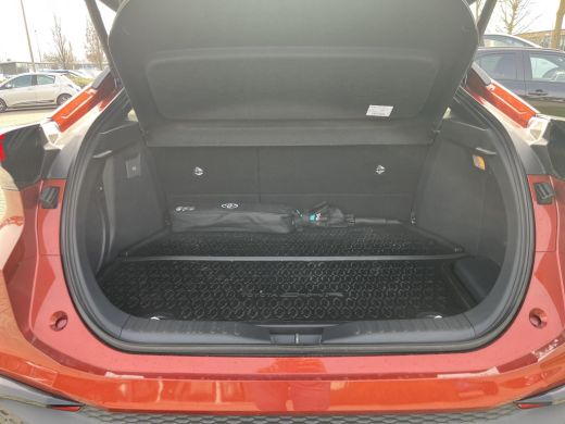 Toyota C-HR 2.0 Plug-in Hybrid 220 Executive | All-in prijs | Apple/Android | Stoel/Stuurverwarming | Camera | ActivLease financial lease