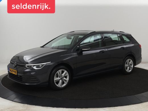 Volkswagen Golf 1.0 eTSI Life Business | Stoelverwarming | Trekhaak | Camera | Adaptive cruise | Carplay | Sfeerv...