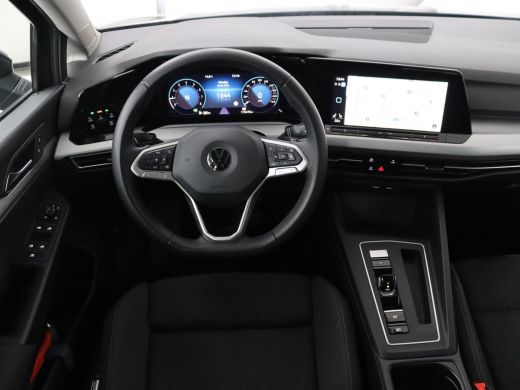 Volkswagen Golf 1.0 eTSI Life Business | Stoelverwarming | Trekhaak | Camera | Adaptive cruise | Carplay | Sfeerv... ActivLease financial lease