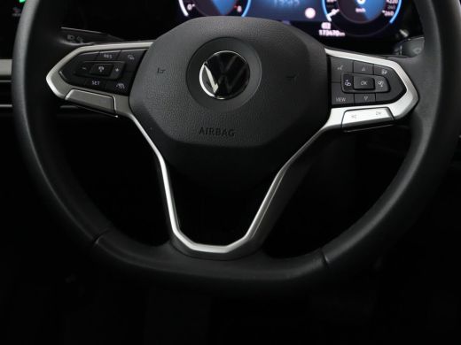 Volkswagen Golf 1.0 eTSI Life Business | Stoelverwarming | Trekhaak | Camera | Adaptive cruise | Carplay | Sfeerv... ActivLease financial lease