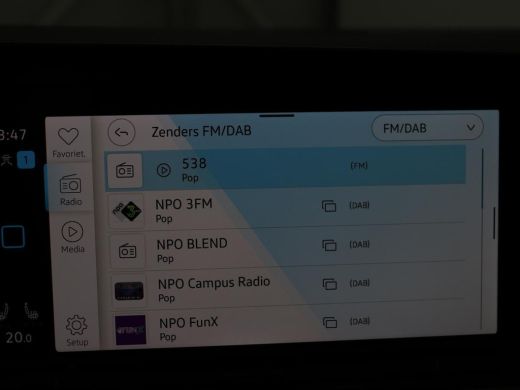 Volkswagen Golf 1.0 eTSI Life Business | Stoelverwarming | Trekhaak | Camera | Adaptive cruise | Carplay | Sfeerv... ActivLease financial lease