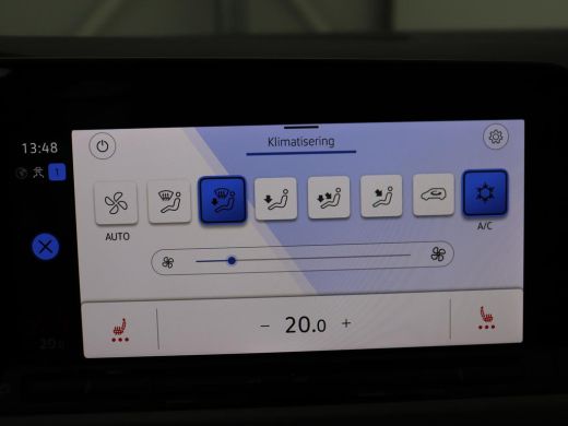 Volkswagen Golf 1.0 eTSI Life Business | Stoelverwarming | Trekhaak | Camera | Adaptive cruise | Carplay | Sfeerv... ActivLease financial lease