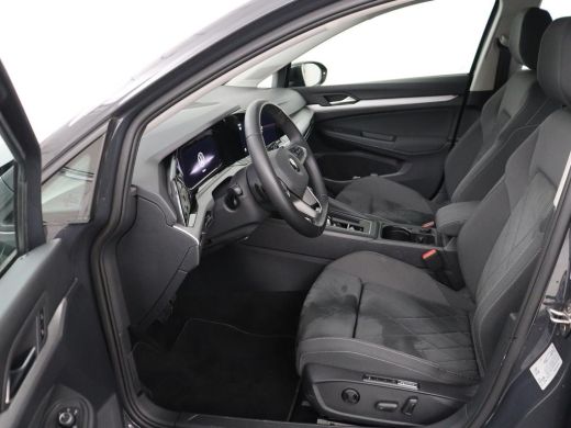 Volkswagen Golf 1.0 eTSI Life Business | Stoelverwarming | Trekhaak | Camera | Adaptive cruise | Carplay | Sfeerv... ActivLease financial lease