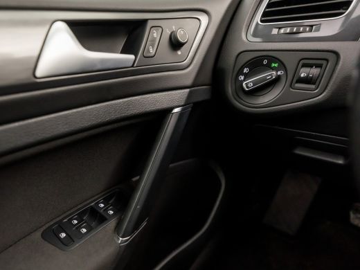 Volkswagen Golf Variant 1.0 TSI Sportline Automaat (APPLE CARPLAY, GROOT NAVI, CLIMATE, STOELVERWARMING, SPORTSTO... ActivLease financial lease