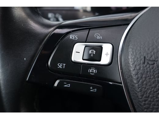 Volkswagen T-Roc 1.5 TSI Style 150PK AUTOMAAT | Cruise control adaptief | Hill hold functie | Navigatiesysteem ActivLease financial lease