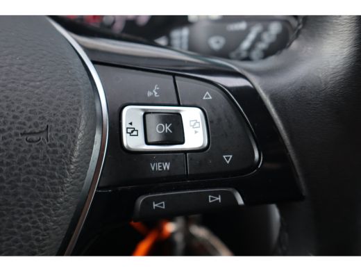 Volkswagen T-Roc 1.5 TSI Style 150PK AUTOMAAT | Cruise control adaptief | Hill hold functie | Navigatiesysteem ActivLease financial lease