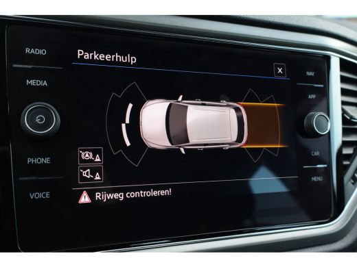 Volkswagen T-Roc 1.5 TSI Style 150PK AUTOMAAT | Cruise control adaptief | Hill hold functie | Navigatiesysteem ActivLease financial lease