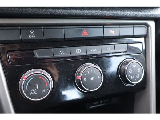 Volkswagen T-Roc 1.5 TSI Style 150PK AUTOMAAT | Cruise control adaptief | Hill hold functie | Navigatiesysteem ActivLease financial lease