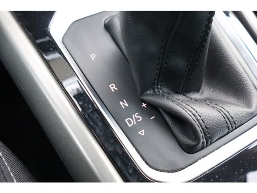 Volkswagen T-Roc 1.5 TSI Style 150PK AUTOMAAT | Cruise control adaptief | Hill hold functie | Navigatiesysteem ActivLease financial lease