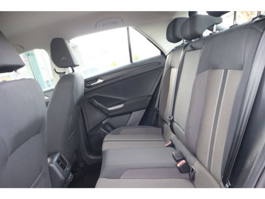 Volkswagen T-Roc 1.5 TSI Style 150PK AUTOMAAT | Cruise control adaptief | Hill hold functie | Navigatiesysteem ActivLease financial lease