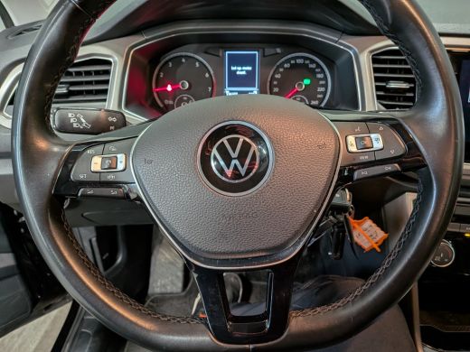 Volkswagen T-Roc 1.5 TSI Style 149PK AUTOMAAT | Cruise control adaptief | Hill hold functie | Navigatiesysteem ActivLease financial lease