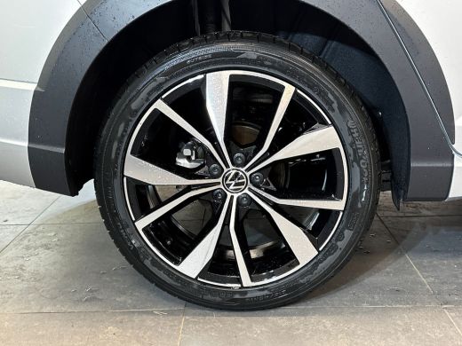 Volkswagen Taigo 1.0 115pk TSI R-Line Edition Keyless enty | Led Matrix | Achteruitrijcamera | Parkeersensoren ActivLease financial lease