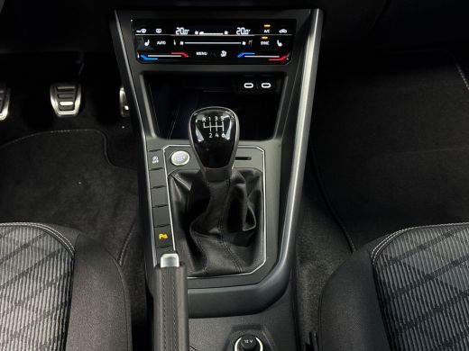 Volkswagen Taigo 1.0 115pk TSI R-Line Edition Keyless enty | Led Matrix | Achteruitrijcamera | Parkeersensoren ActivLease financial lease