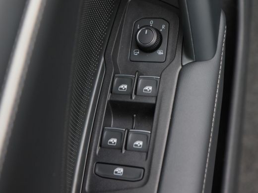 Volkswagen Tayron 1.5 eHybrid 204 Pk Automaat Elegance | Trekhaak | 360&deg; Camera | Stoel Massage | Stoel/Stuur Verwa... ActivLease financial lease