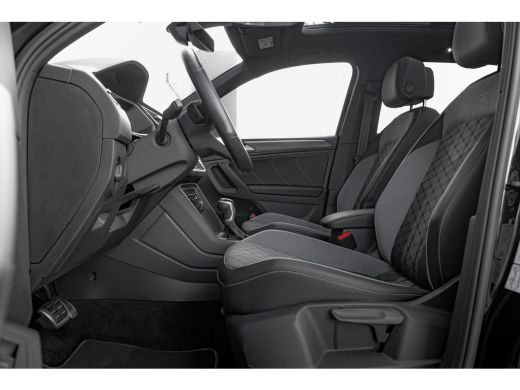 Volkswagen Tiguan 1.4 TSI eHybrid R-Line Business+ | Panorama | Trekhaak | 360 Camera | IQ. Led | Dode Hoek | ActivLease financial lease